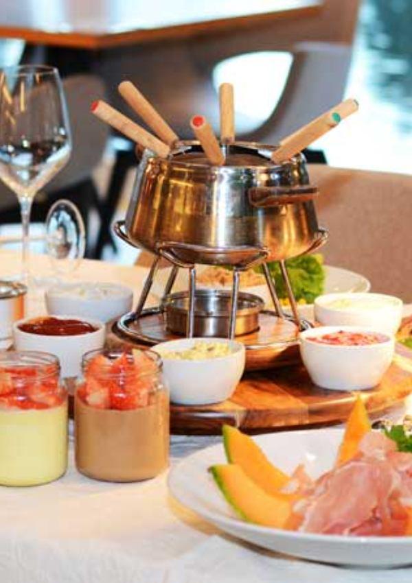Gemeinsamer Genuss. Fondue-Abend