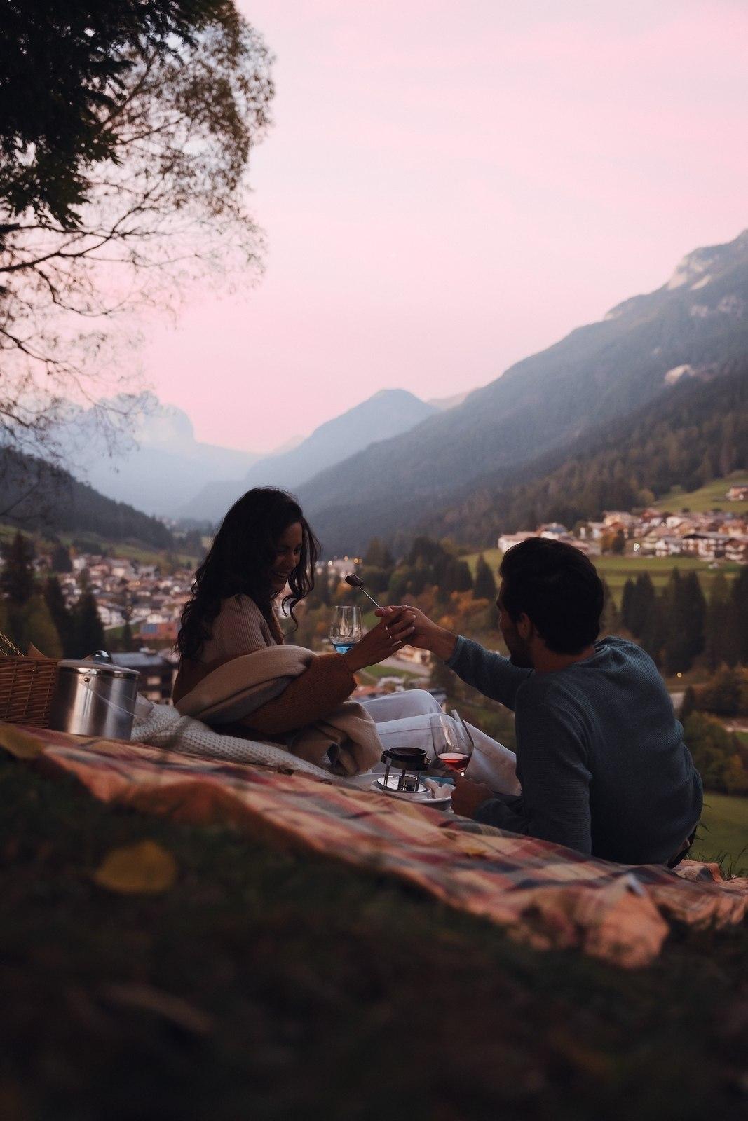 Sundowner meadow romance