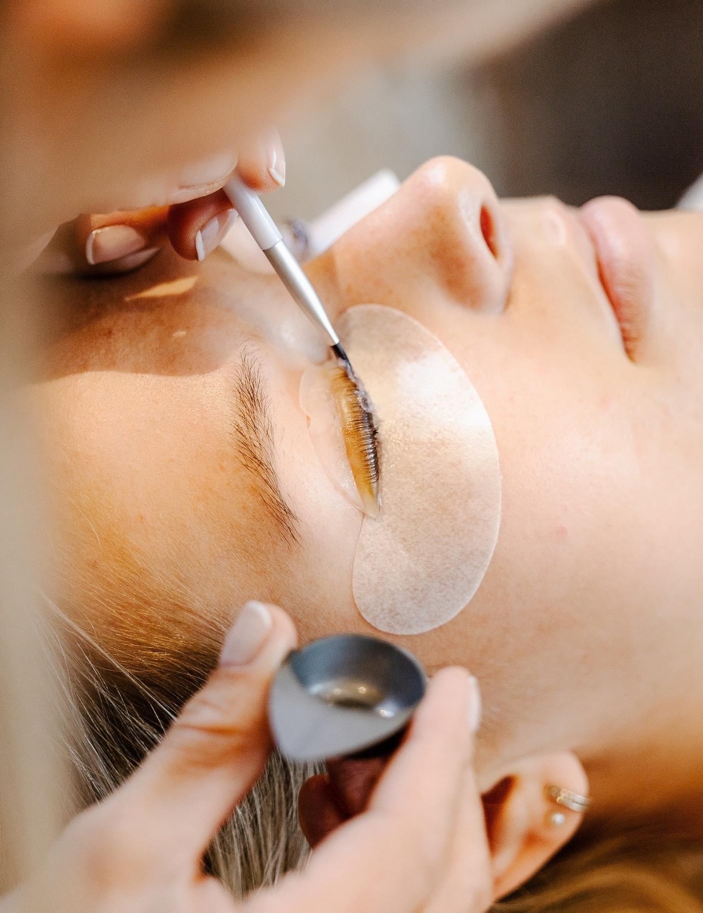 Wimpernlifting inkl. färben und Augenbraunlifting inkl. färben 
