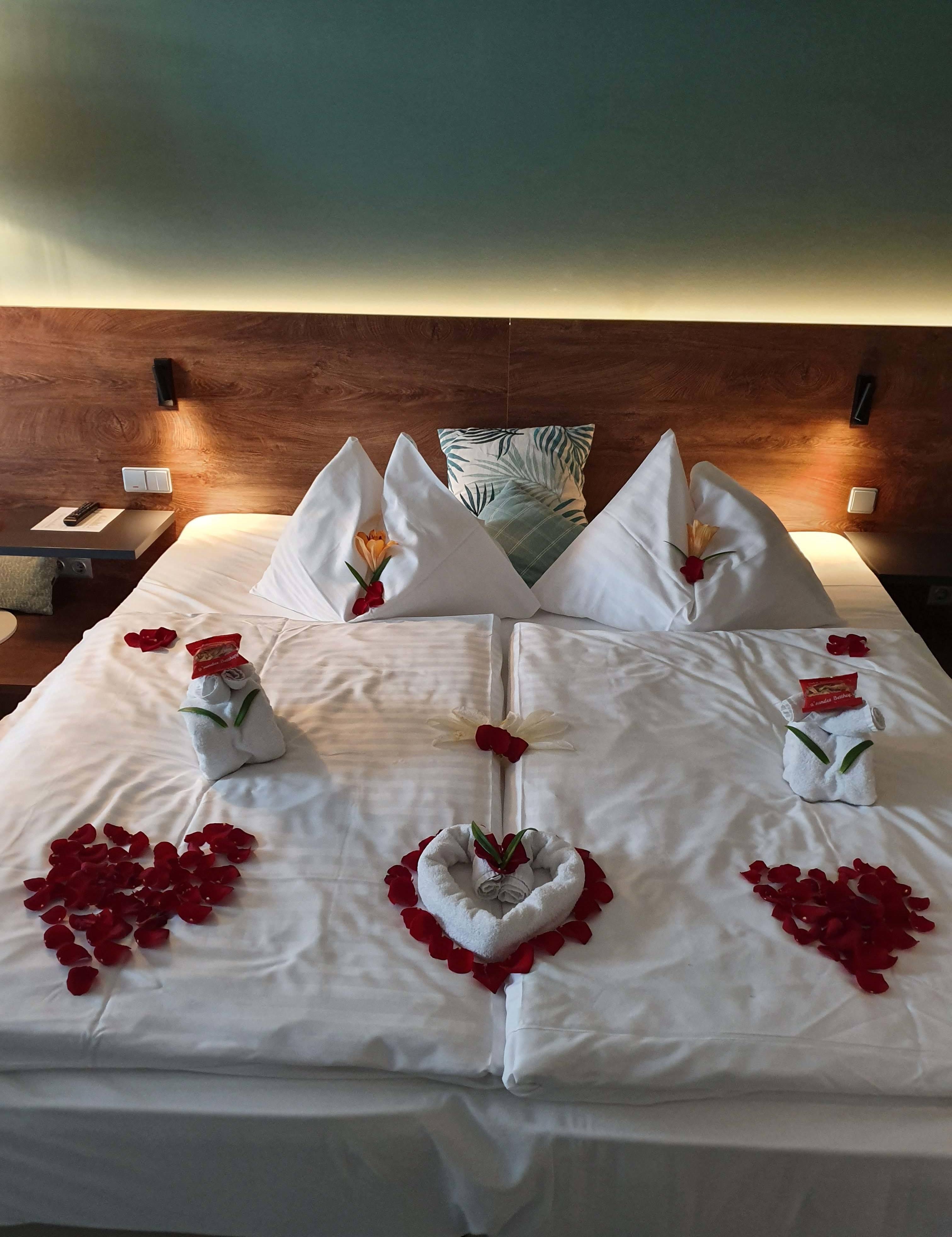FÜR EIN BISSCHEN ROMANTIK