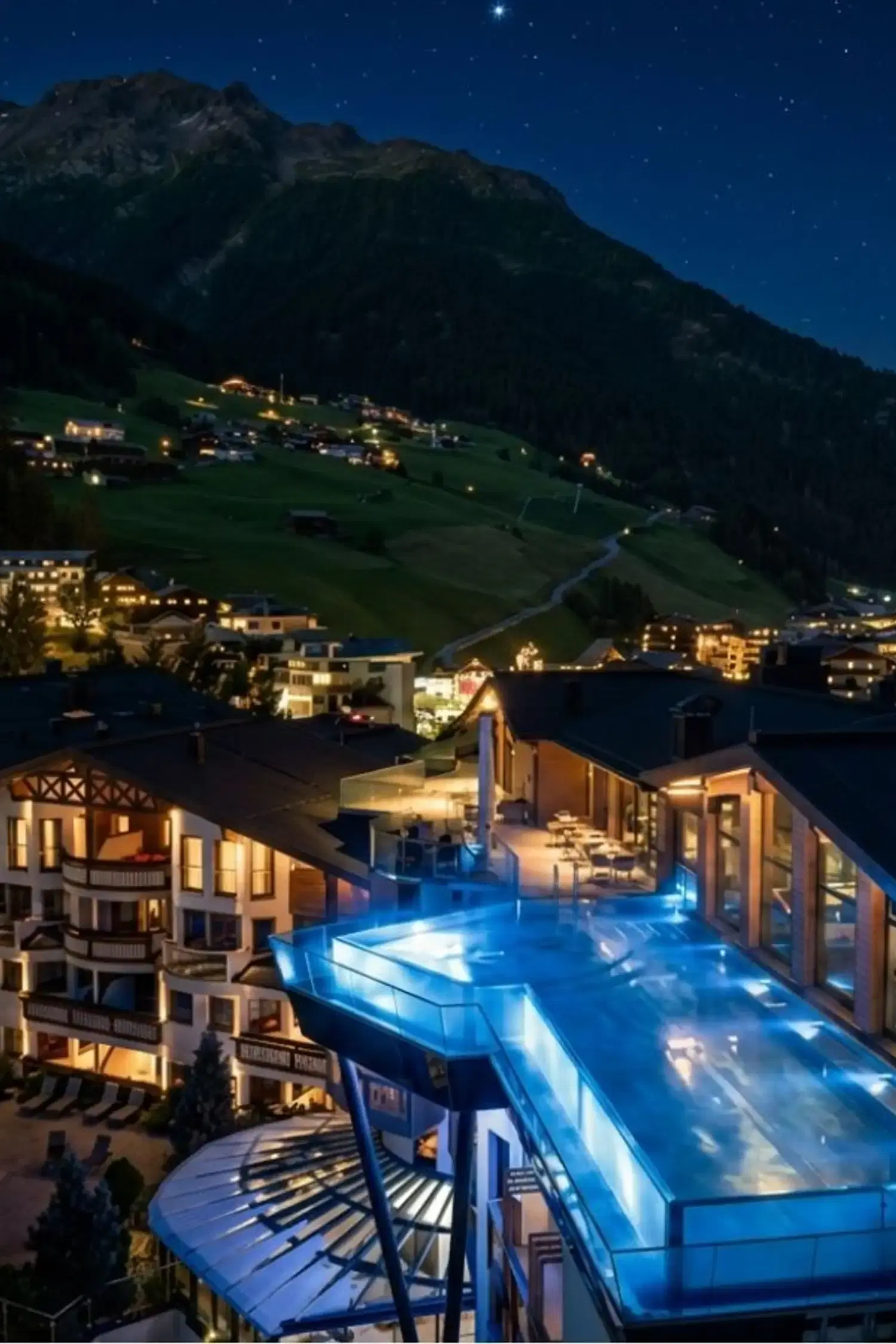 Summit Night Swim & Sauna - 4th & 5th floor