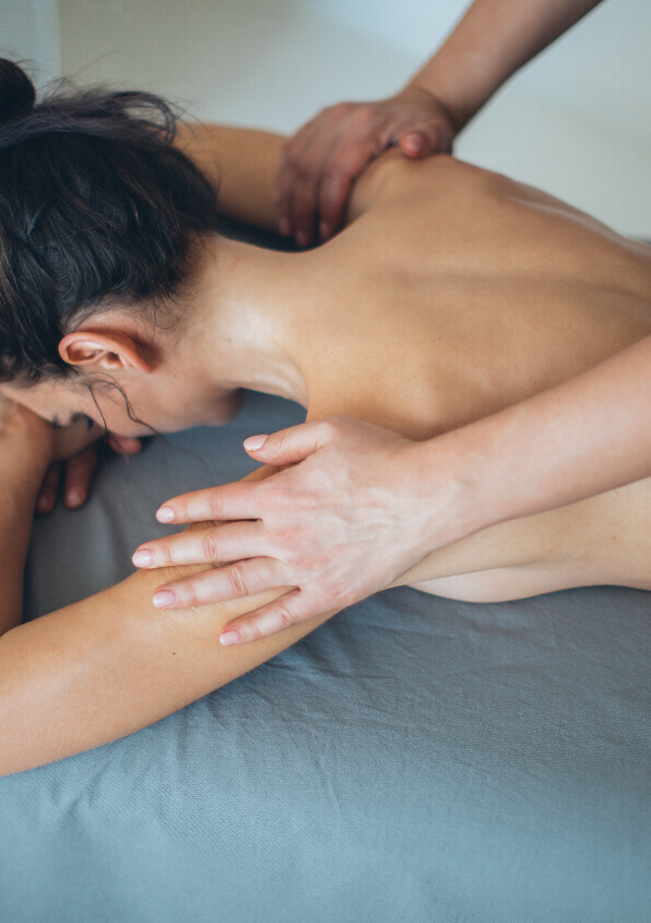 Schwungbringende Rücken-Beinmassage