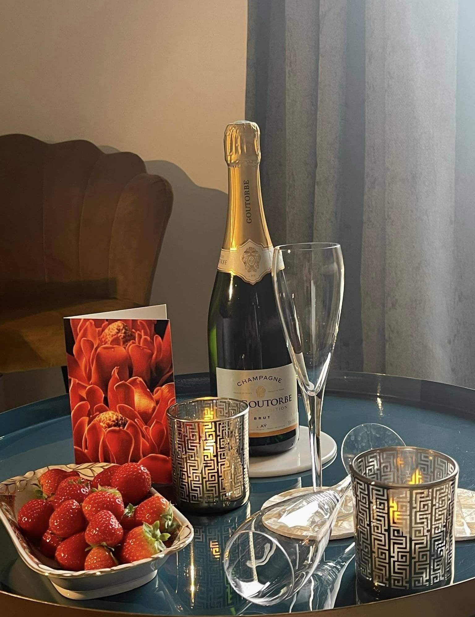 Romantischer Aufenthalt in einer Kirche