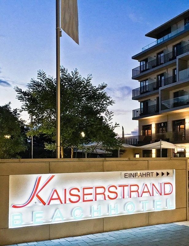 Visiting the neighbor 