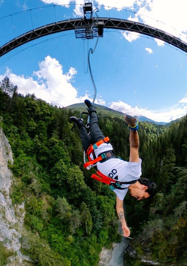 AREA 47 - Bungy Jumping