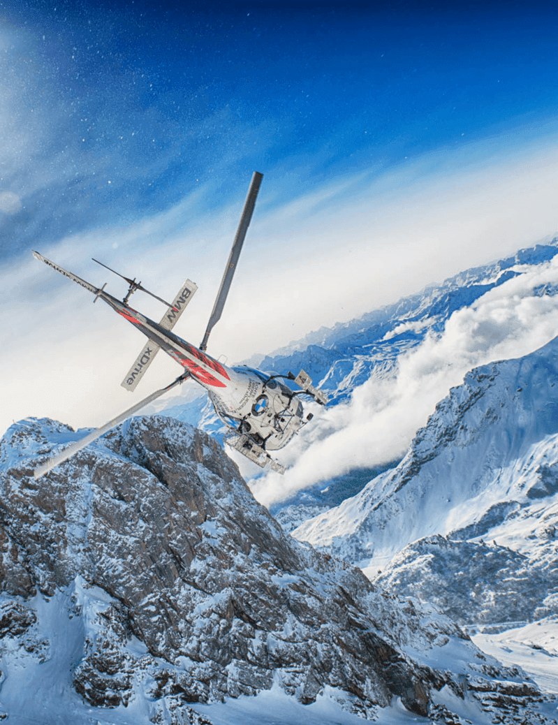 Mit dem Helikopter ins Skiparadies