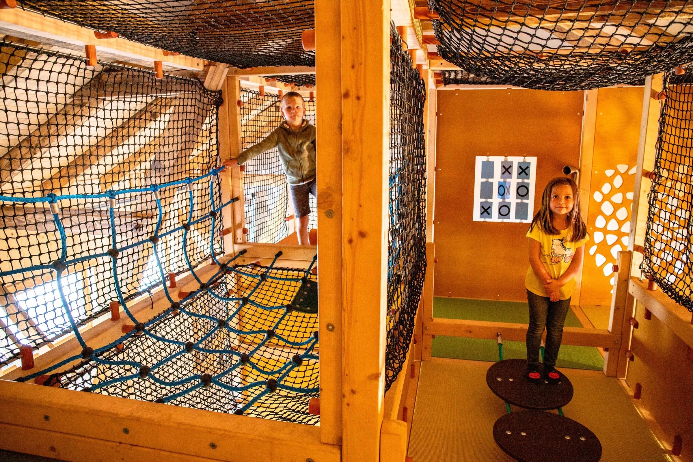 Spiel und Spaß im Kinderlabyrinth im Spielestadl