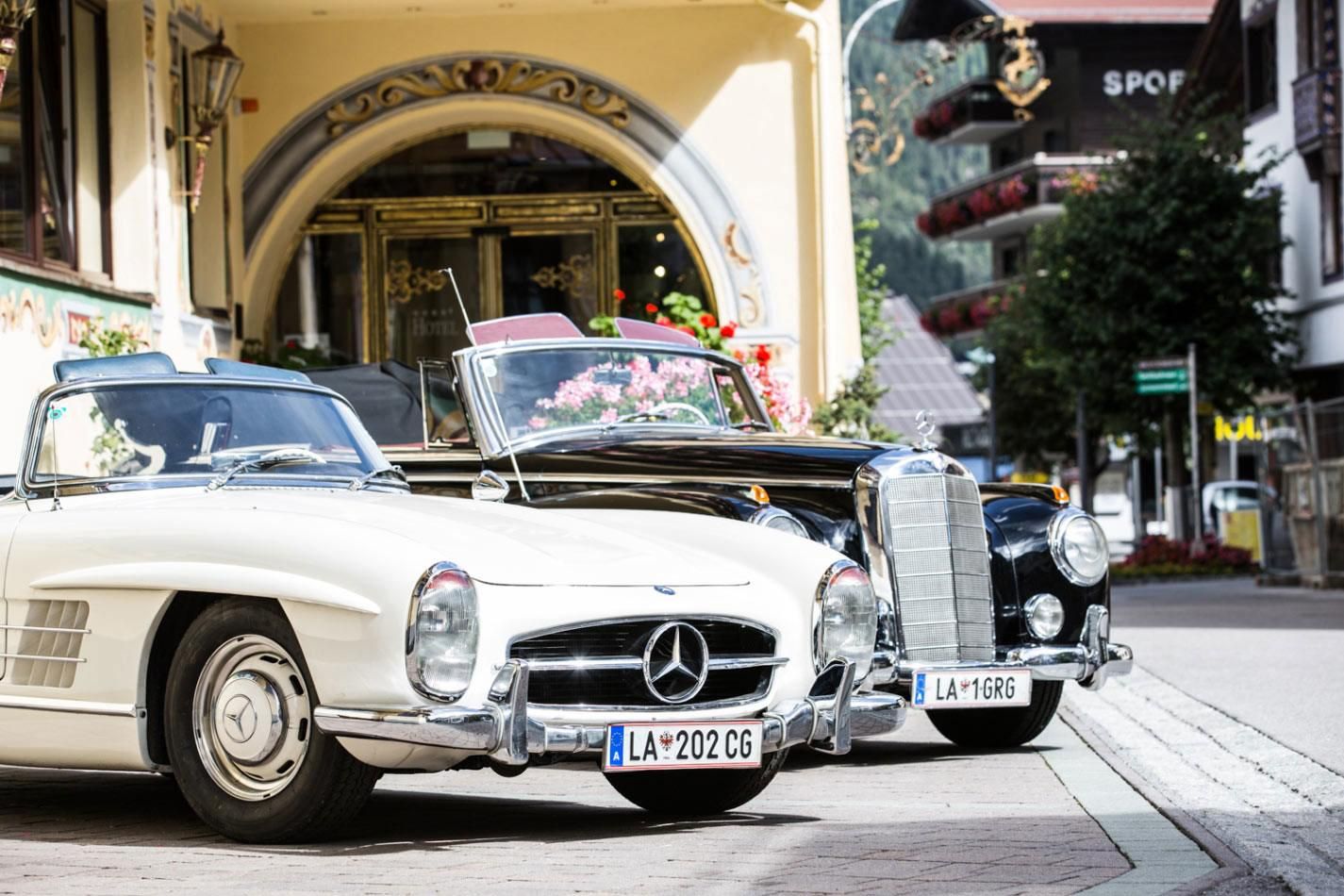 Classic car tour with chauffeur "Host Andreas"
