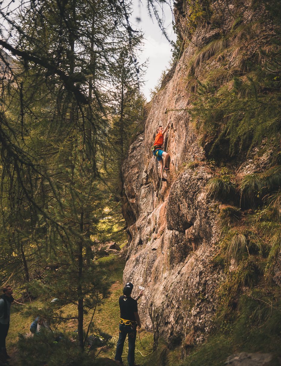 TIME 4 TWO & HIASL TEEN CLUB! 🧗‍♂️ Schnupperklettern mit Matthias – Be a Rockstar! (ab 12 Jahren)