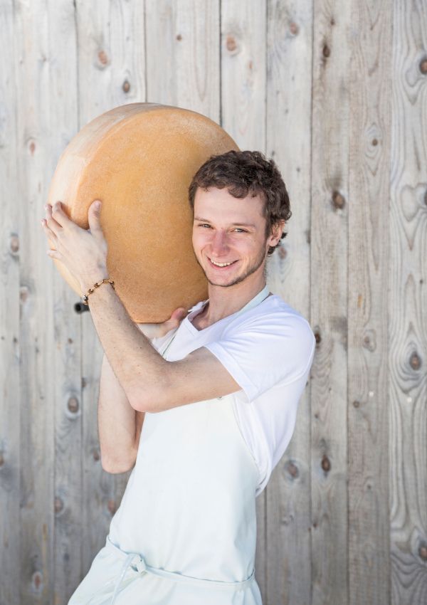 SFT Erlebnis - Bester Bergkäse im Gewölbekeller gereift