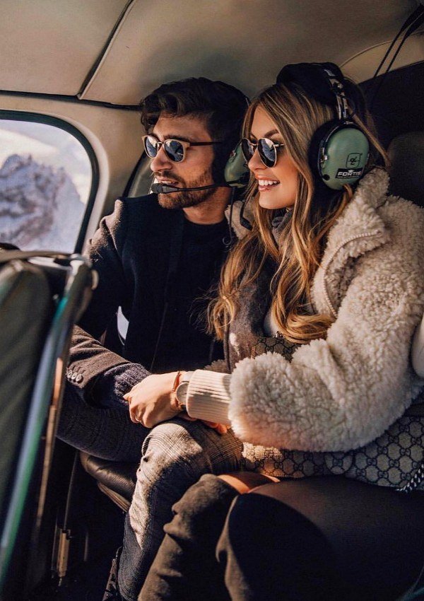 Flying high on a helicopter sightseeing flight
