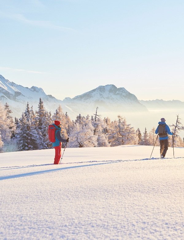With snowshoes to the sunrise