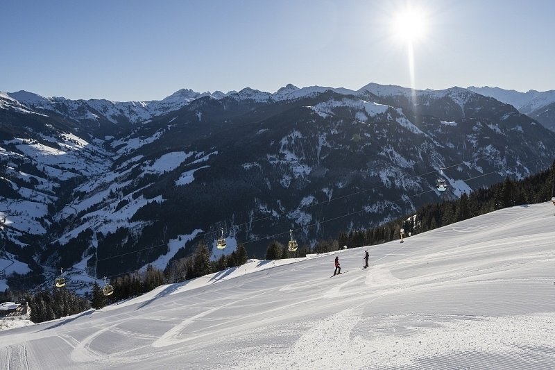 Skikeriki - Ski fahren beim ersten Hahnenschrei