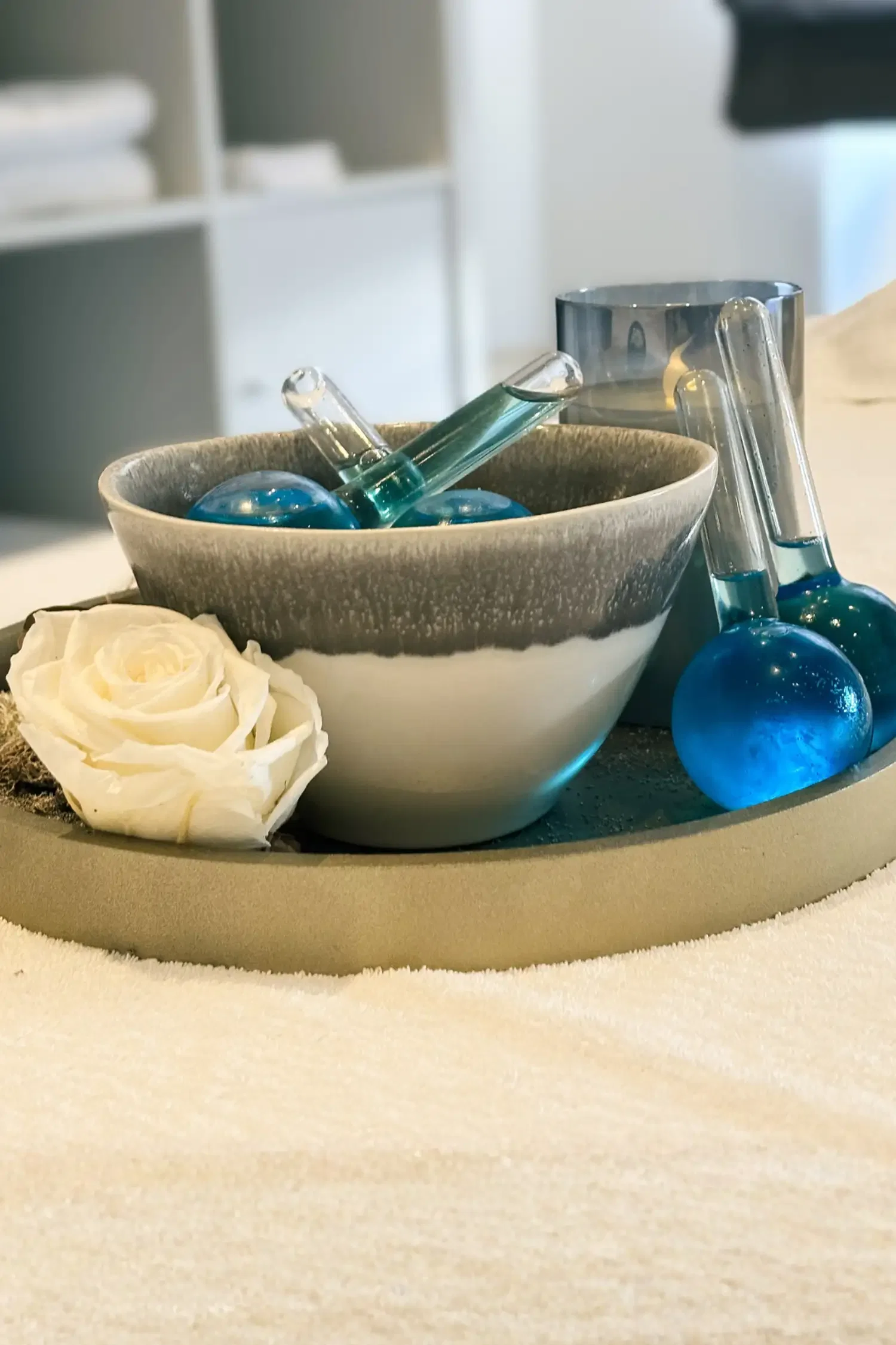 Massage with cooling water beads