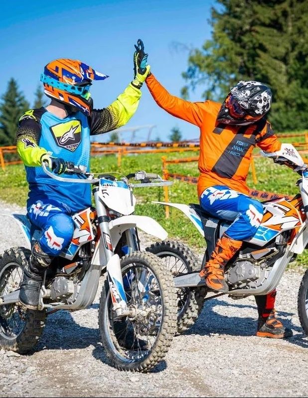 Teenager E-Motorcross auf der Schmittenhöhe