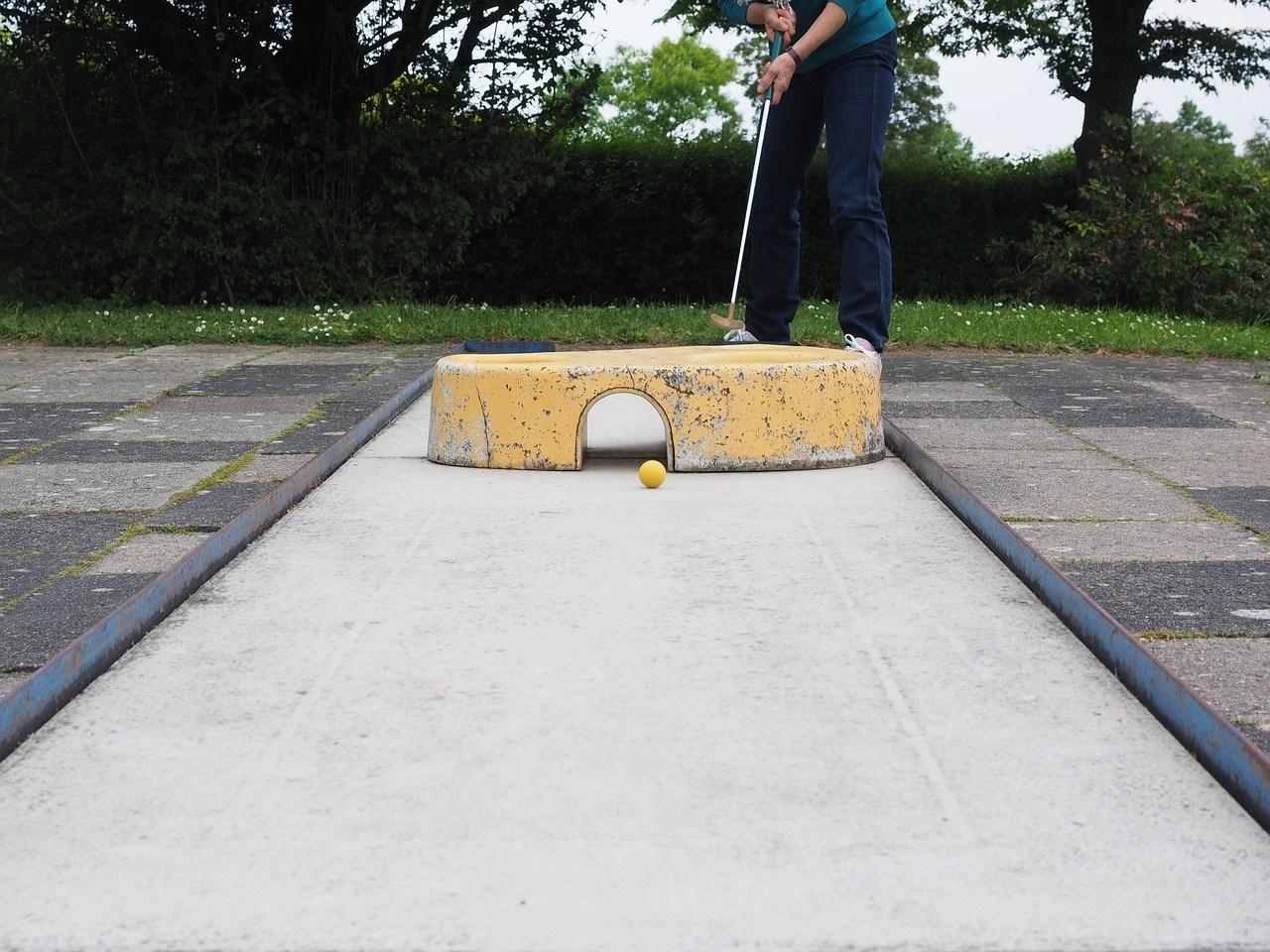 TOGETHER Minigolf Turnier mit Nili