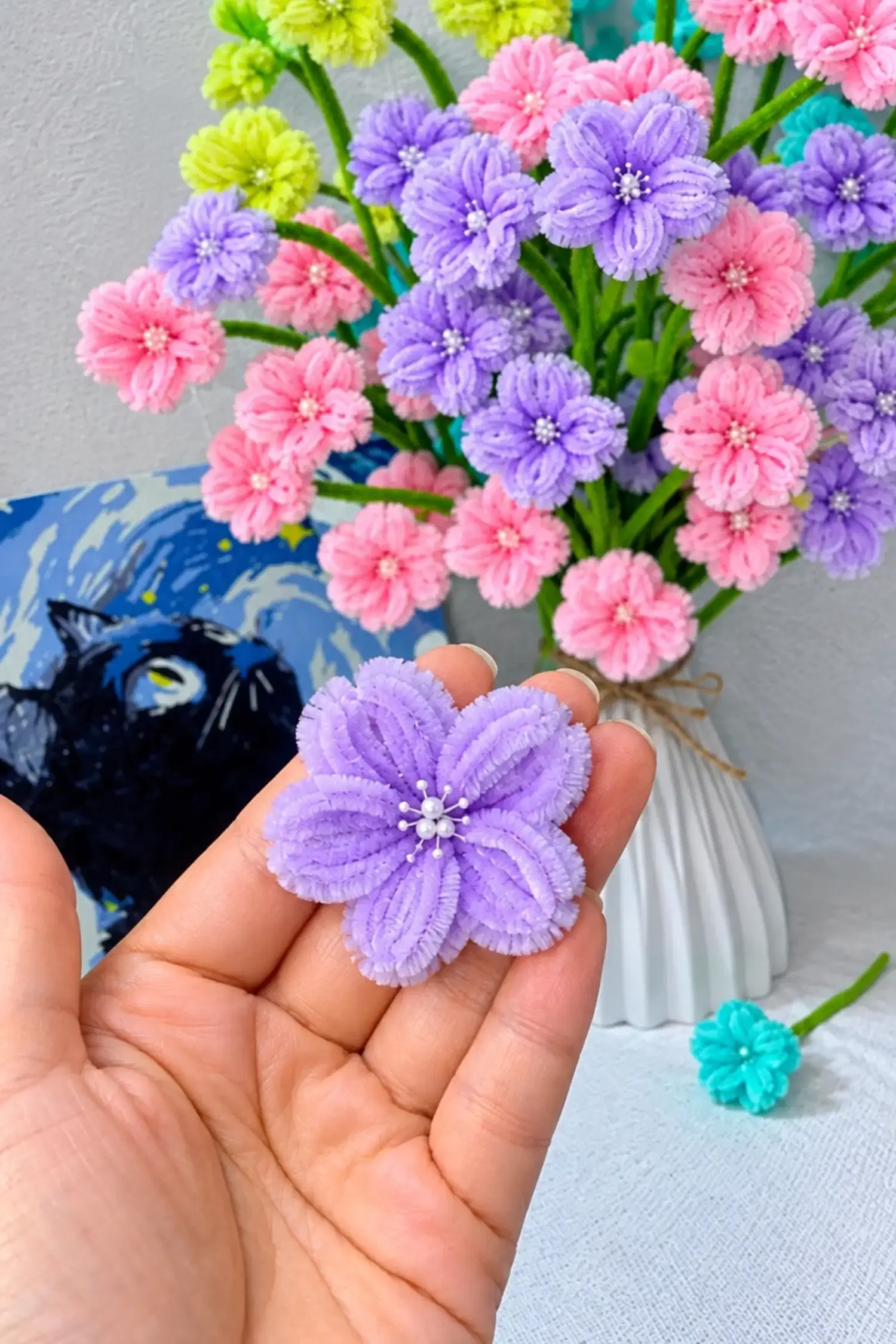 Kleine Blumensträuße aus Pfeifenputzern