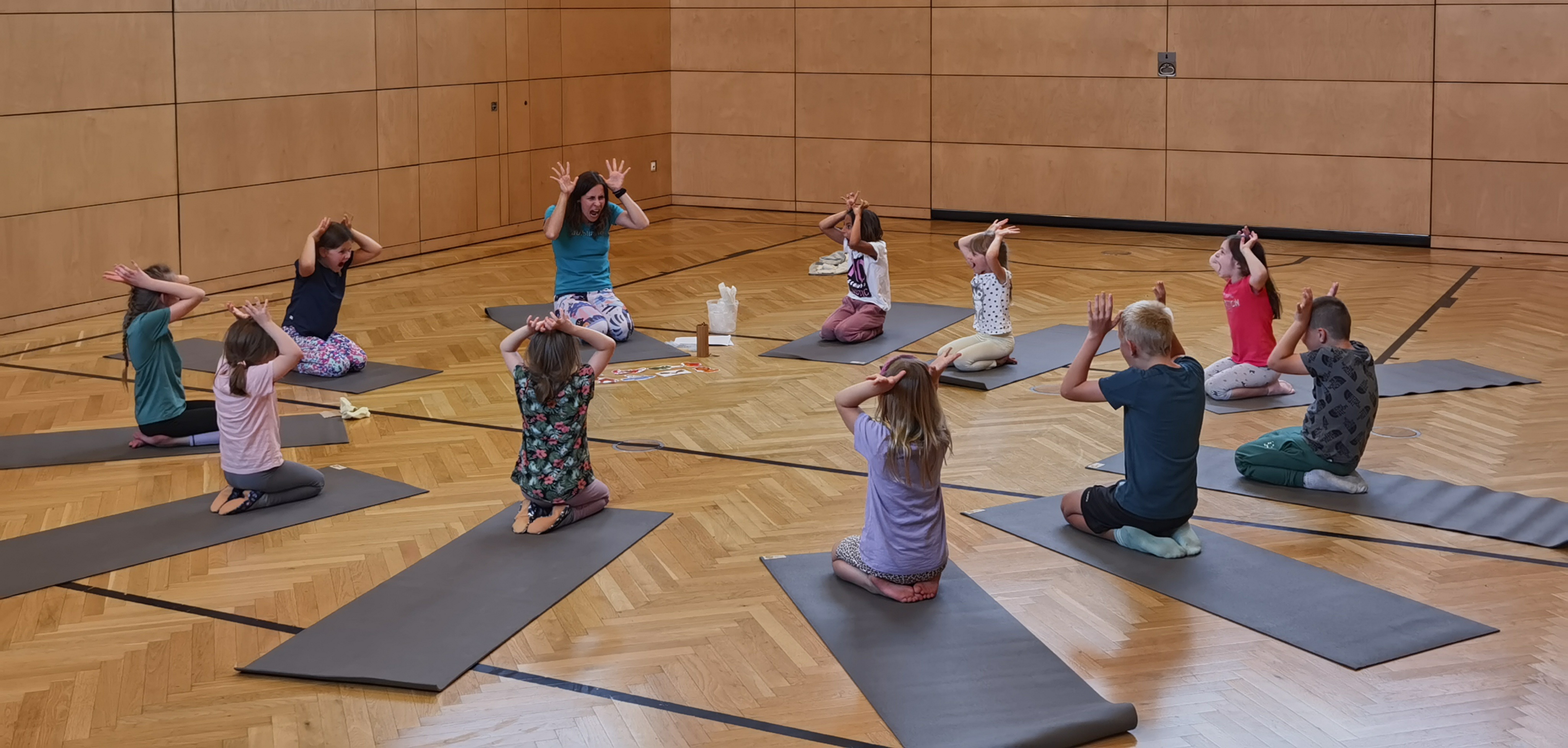 "Kinder Yoga" mit Danica *