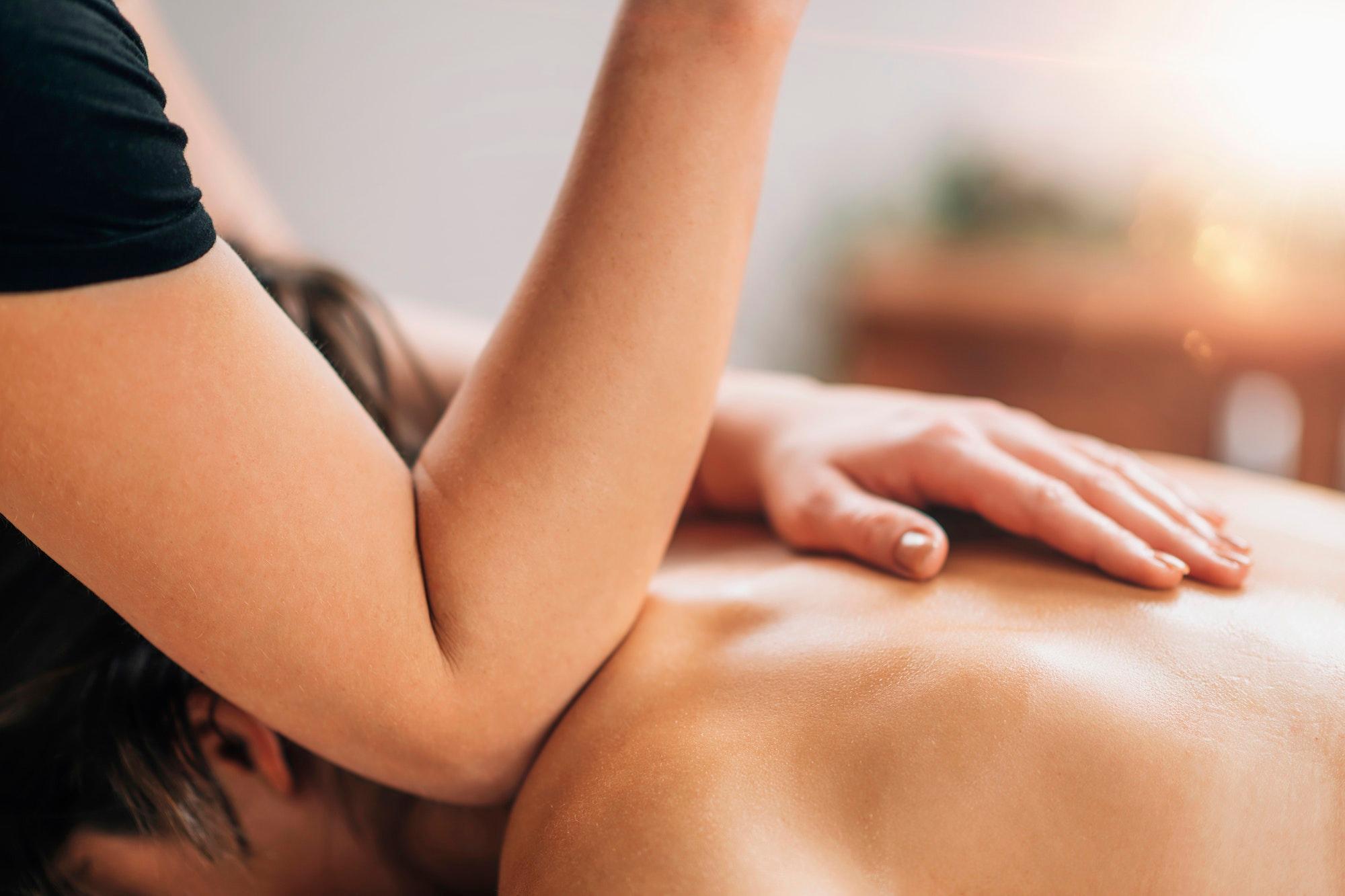 Hawaiian Lomi Massage