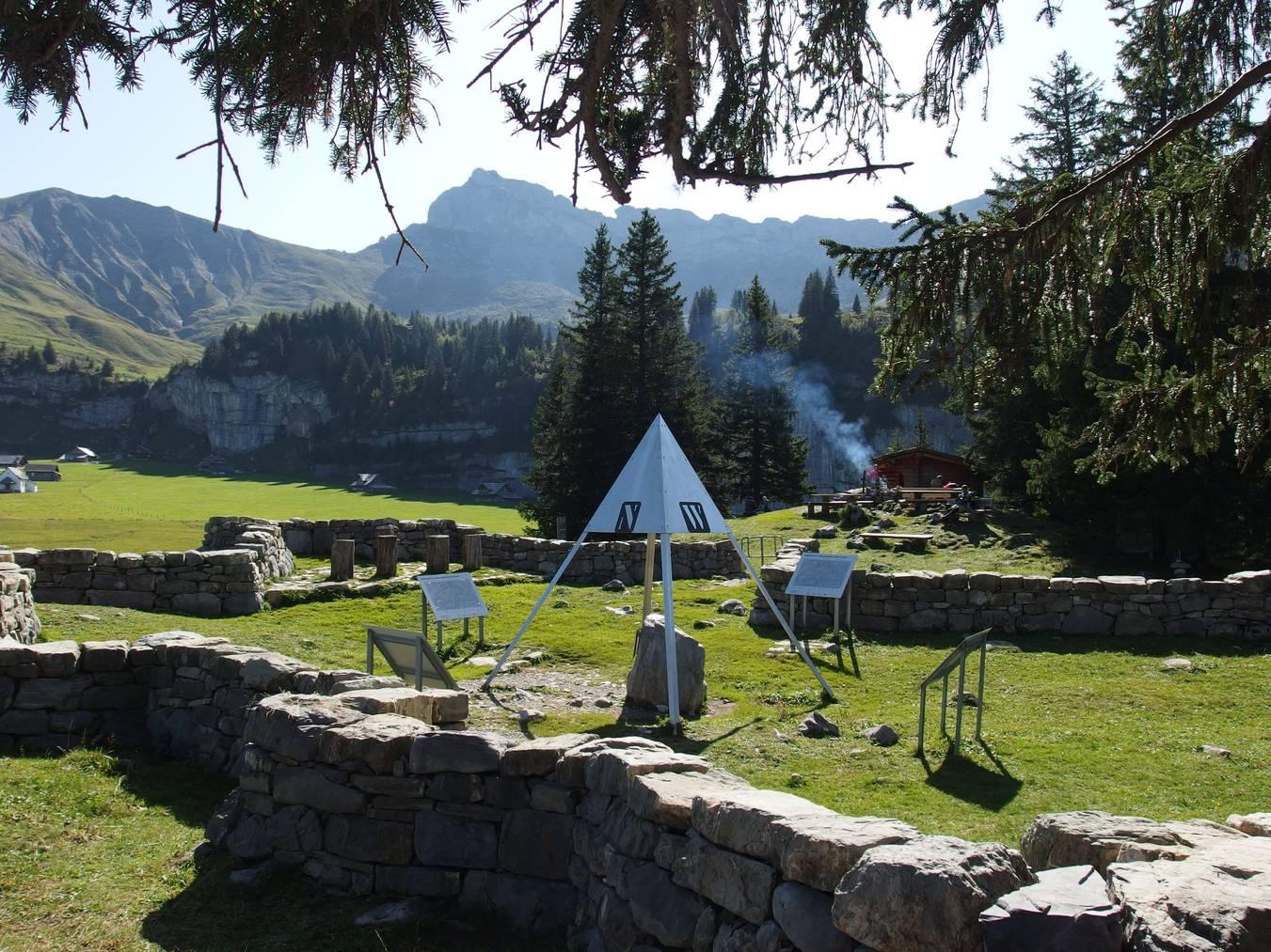 Aelggialp - geografischer Mittelpunkt der Schweiz