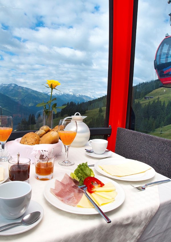 Gondelfrühstück - den Tag mit einer Gondel-Rundfahrt beginnen!