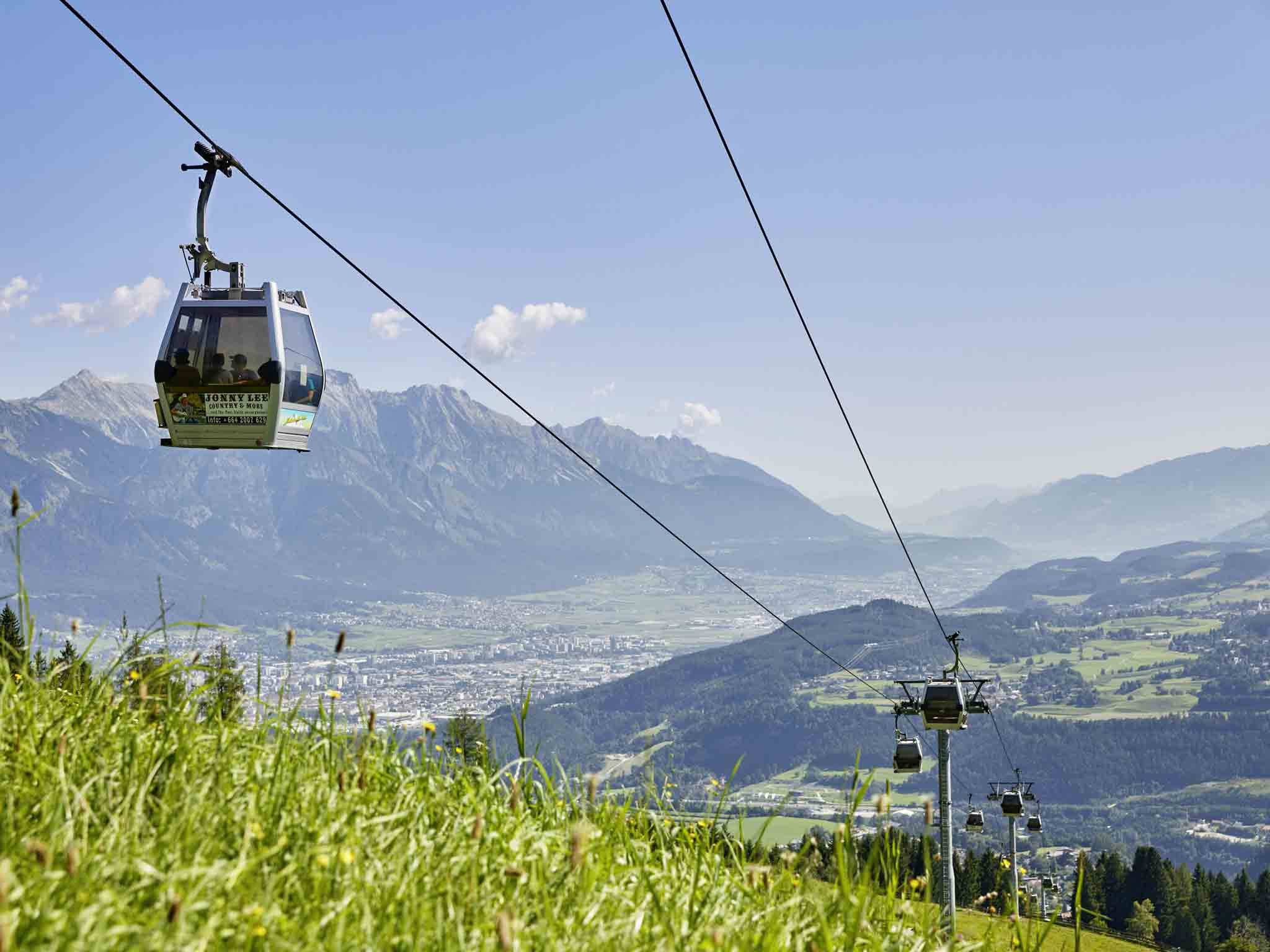 Berg- und Talfahrt mit der Muttereralmbahn