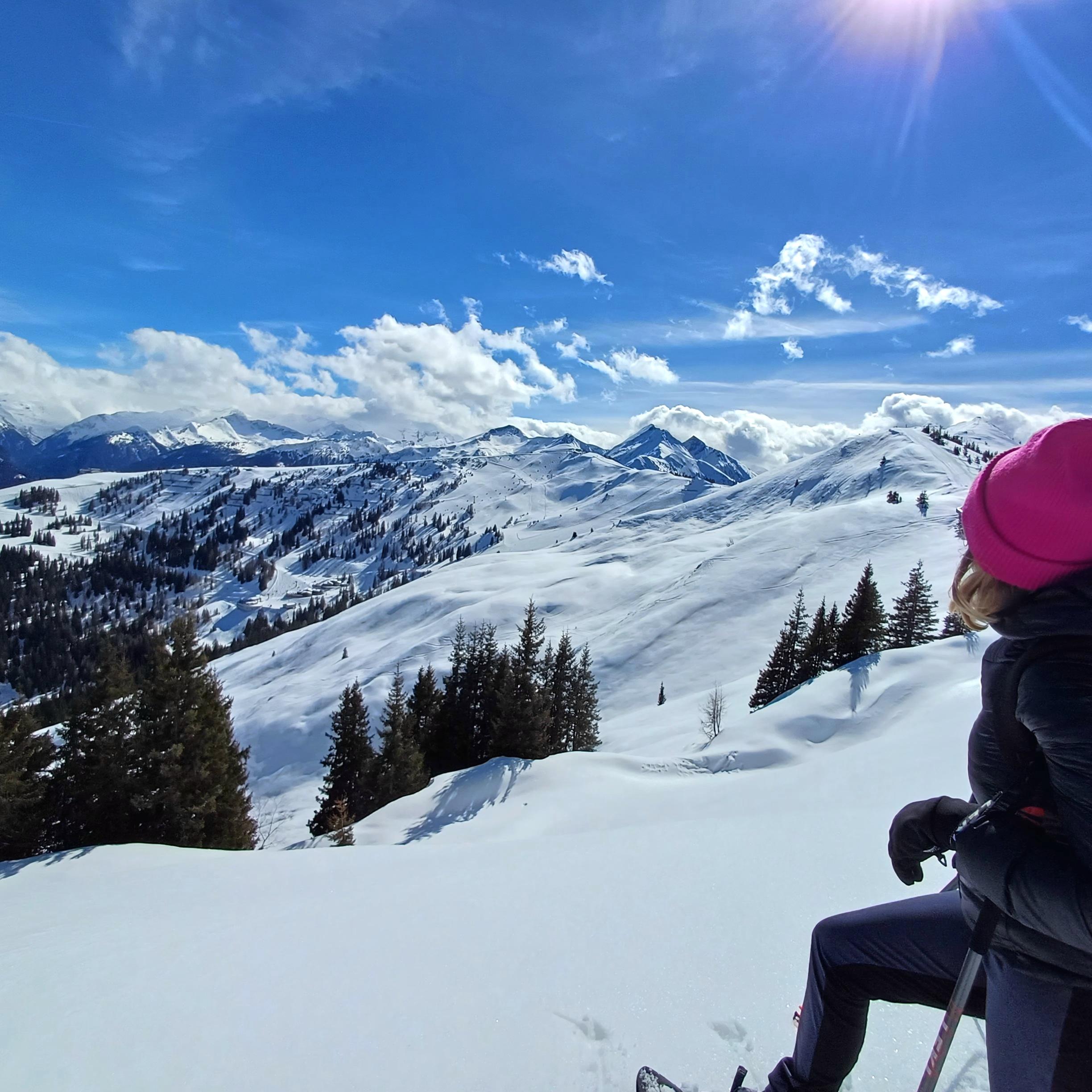 Snowshoe hike "Grandiose 2000 m views" high above