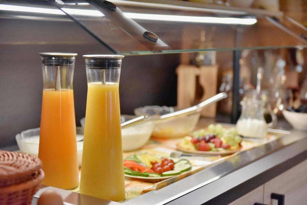Gourmet breakfast for external guests