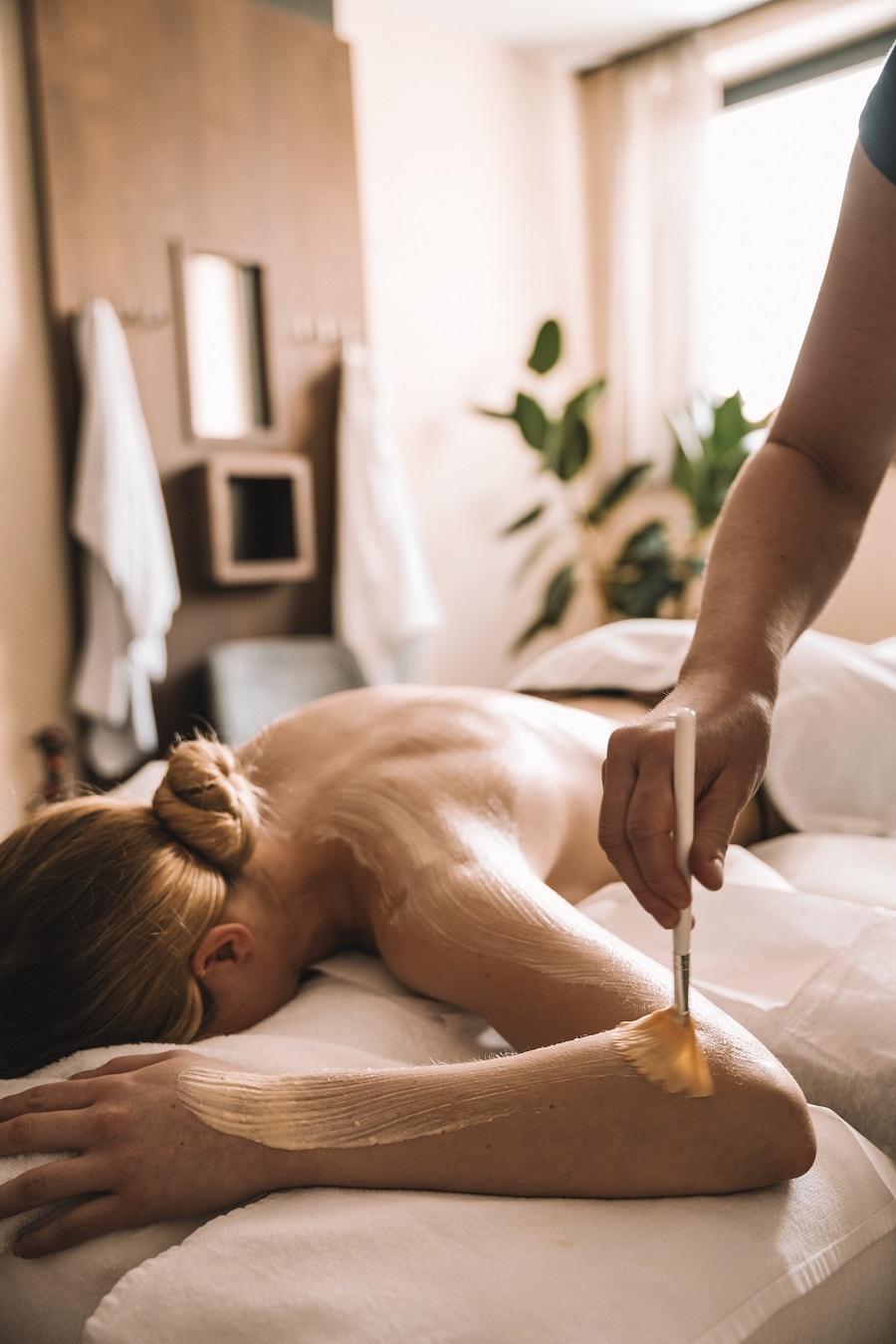 Moisturizing Body Wrap