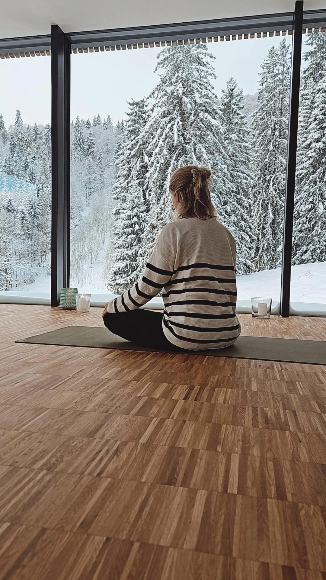 DeepWORK meets Yin Yoga Retreat with Claudia Hierholzer