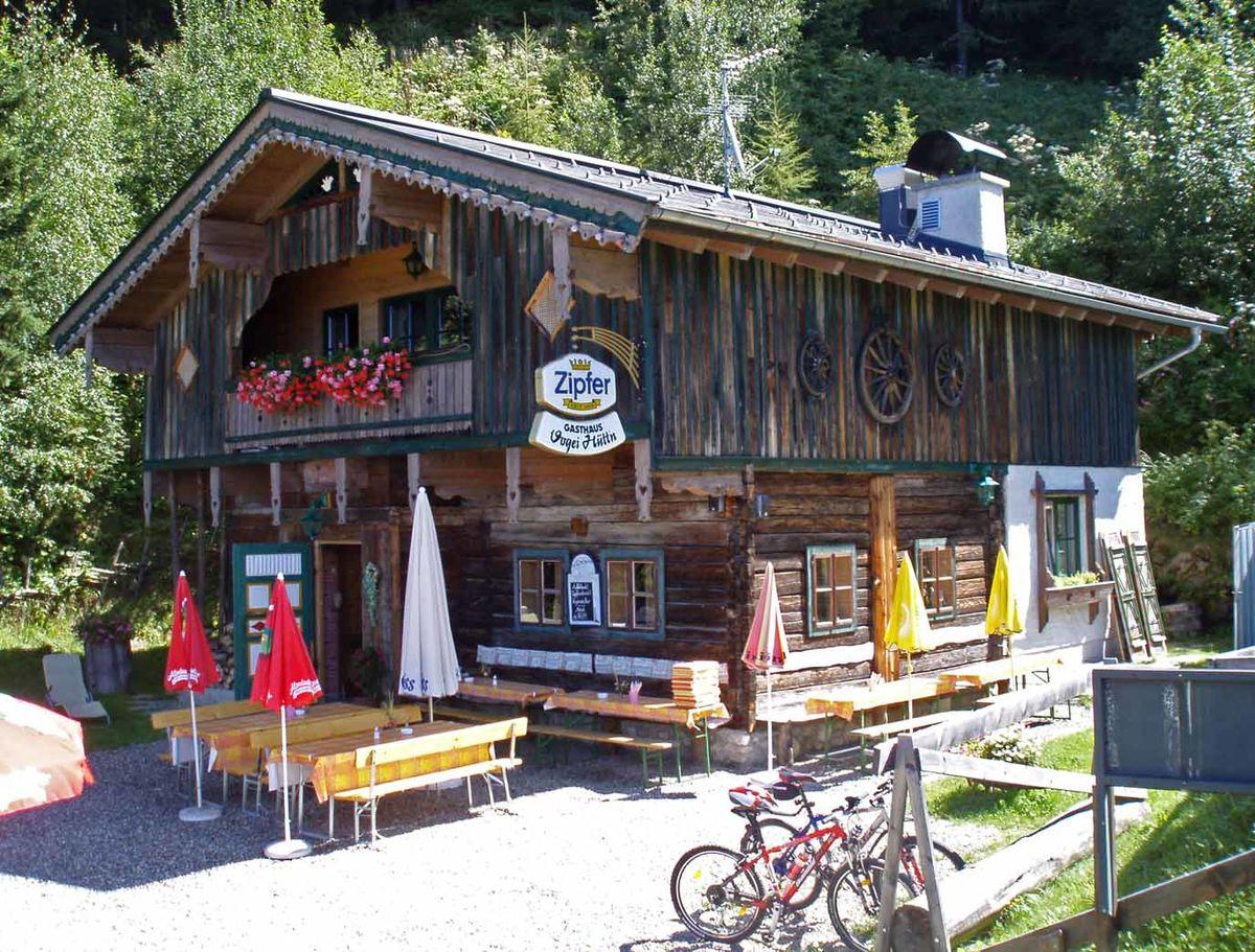 Hahnbaum Vogei hut - medium