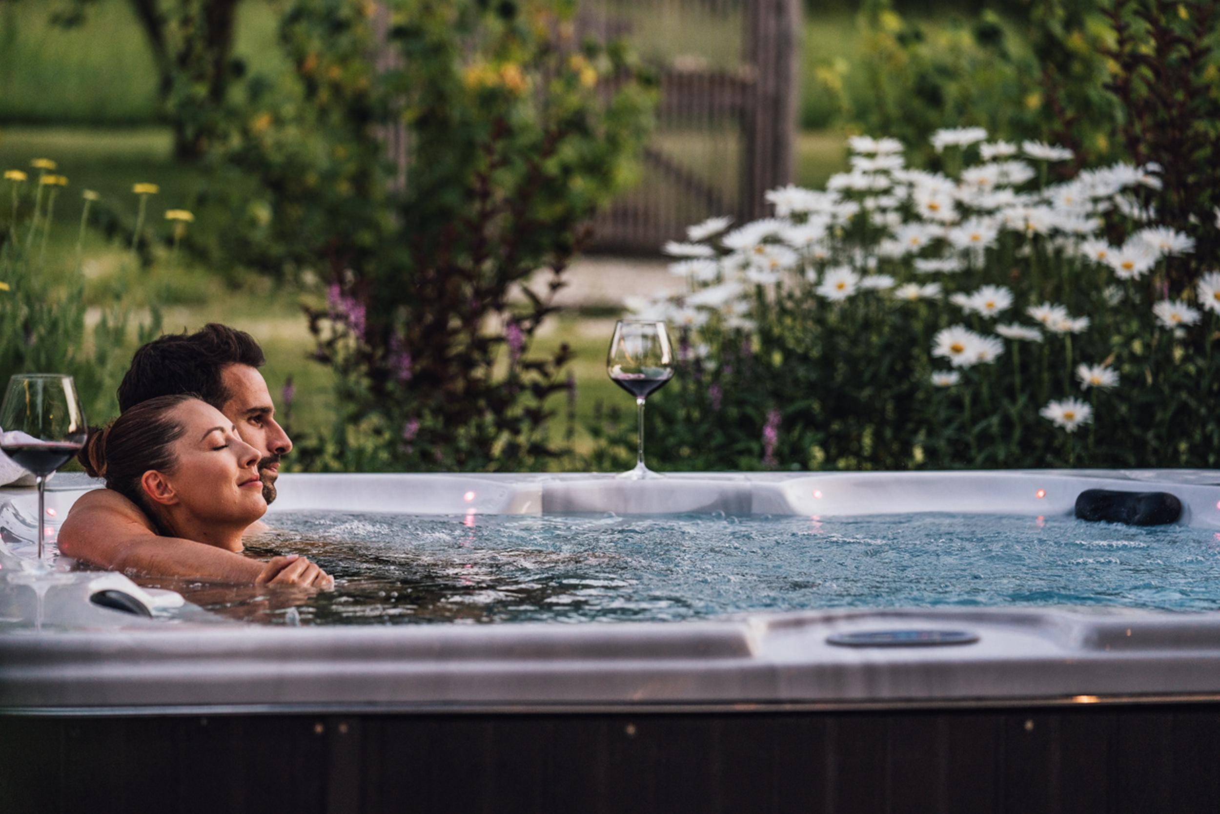 Blütenwochen April - Juni Chalet mit Privat SPA Whirlpool - Terrasse - Garten
