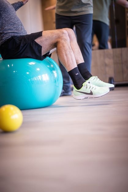 Ginnastica con la palla con il nostro fisioterapista Gerd*