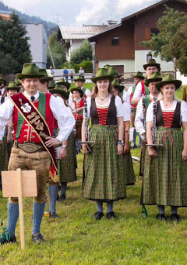 Platzkonzert der Trachtenmusikkapelle Hollersbach