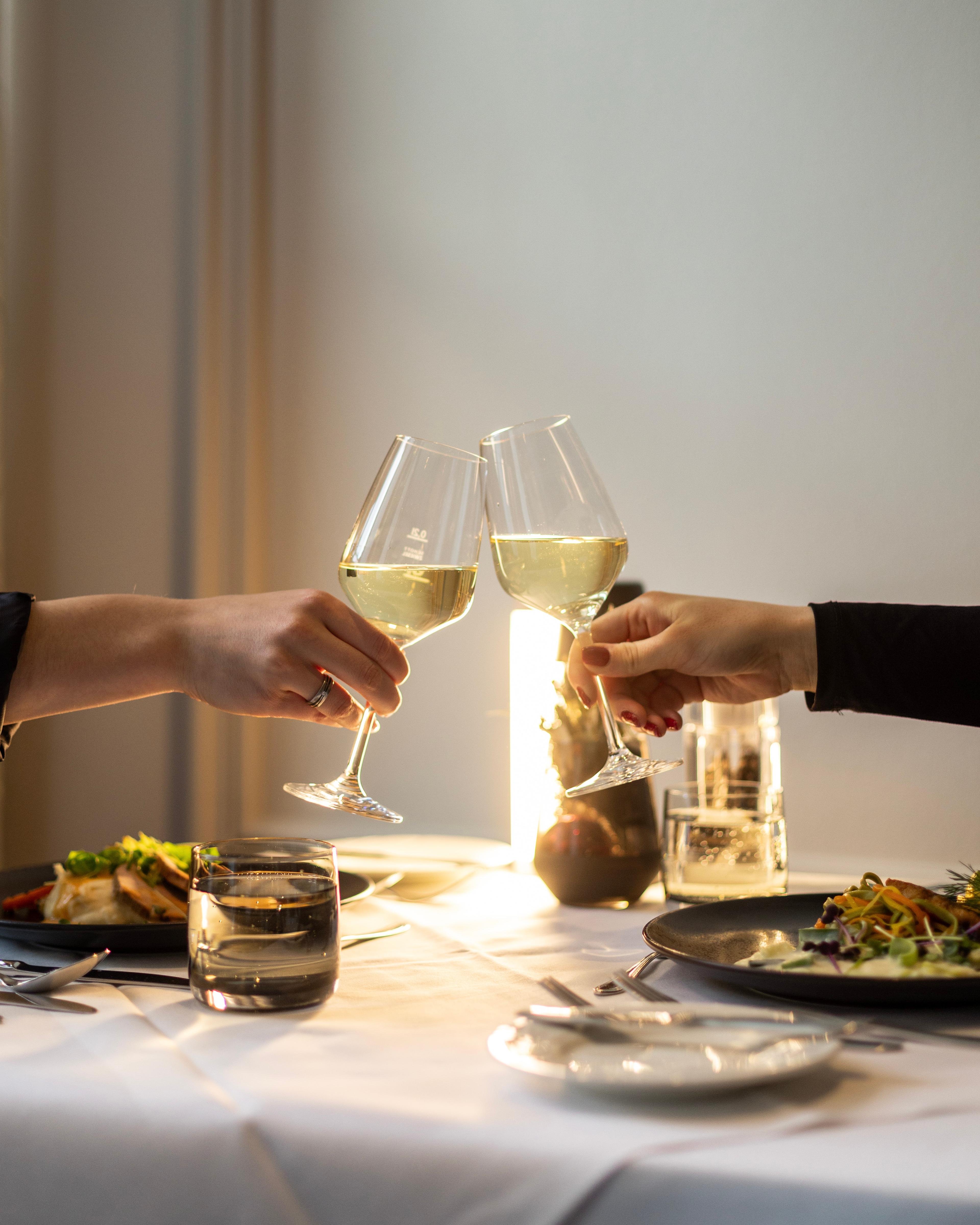 Online request: Table reservation in the restaurant "stelldichein"