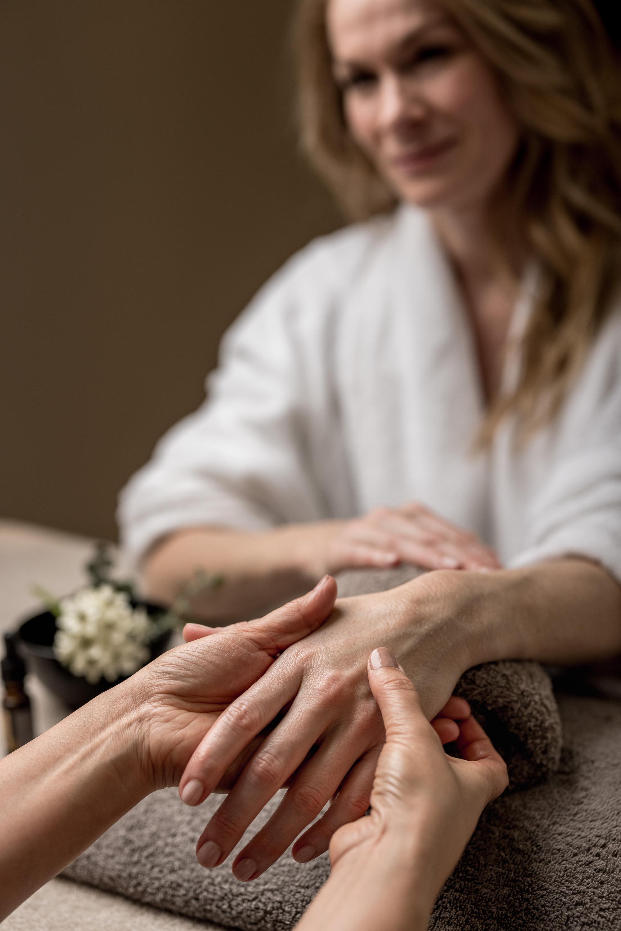 Care for hands & feet
