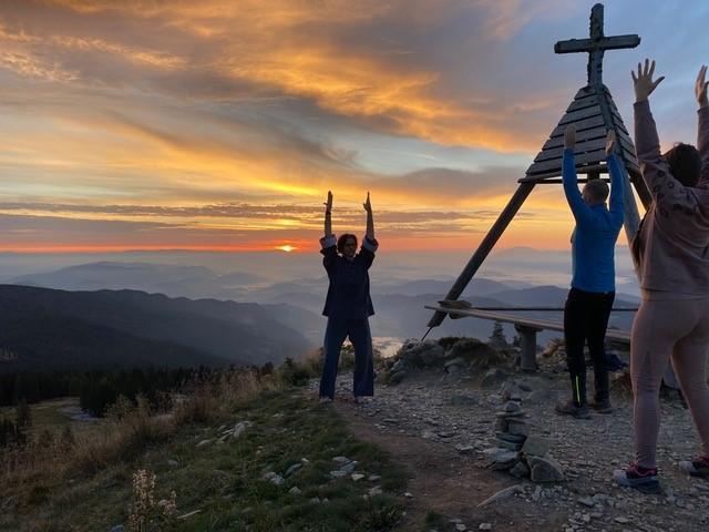 "Chi Kung - Begrüßung des Tages zum Sonnenaufgang beim Wetterkreuz" mit Anne Becker *