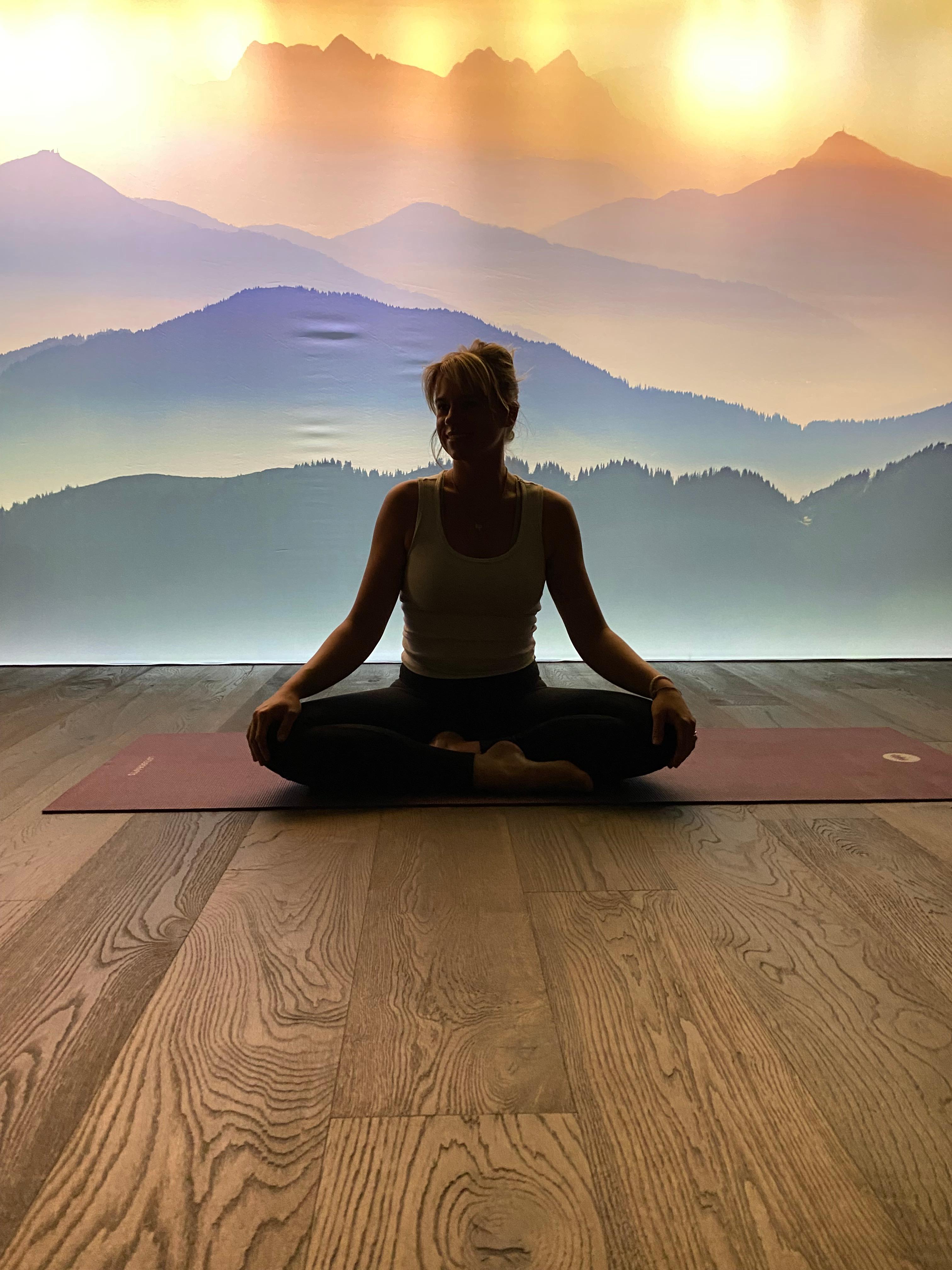 Restorative Yoga / Yoga Flow mit Delfi