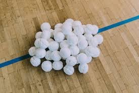 "Trockene Schneeballschlacht"