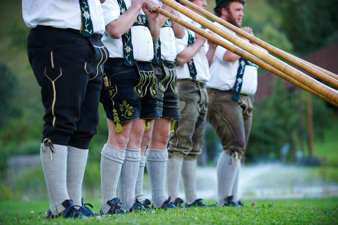 Evening call of the alphorns