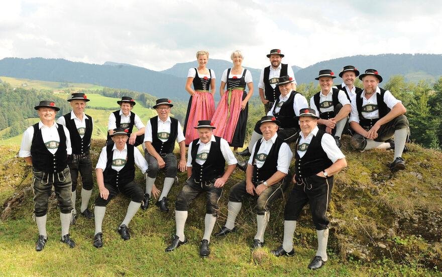 This is how it sounds at the Obed yodeling group Oberstaufen