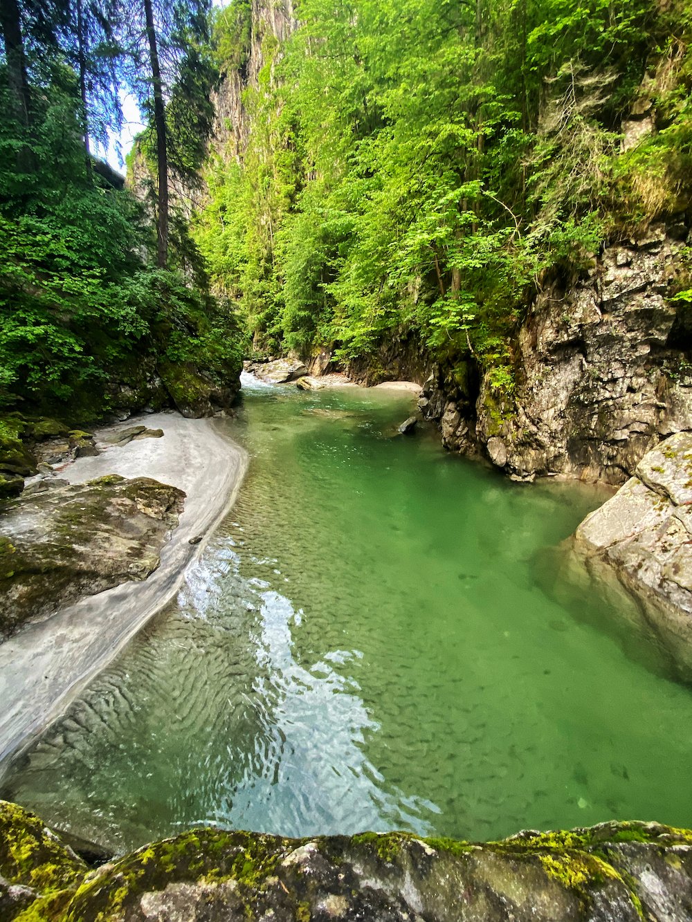 Kaltwasserbaden im Sommer mit Pia