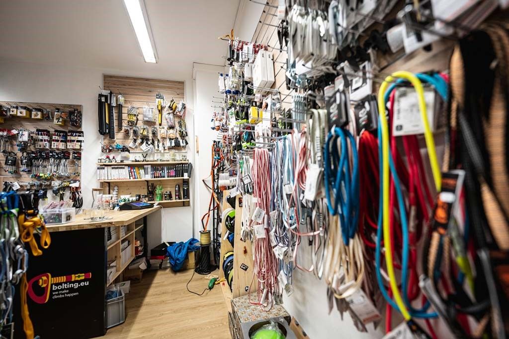 bolting.eu Klettershop Innsbruck - "Wo Klettern Stadt findet!"