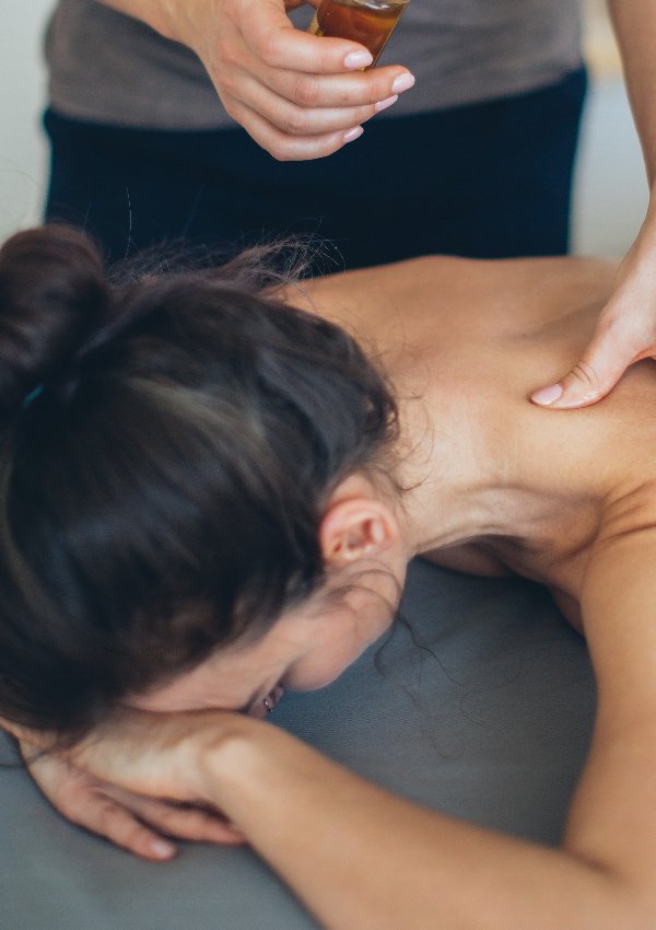 Nacken-, Kopf- und Gesichtsmassage