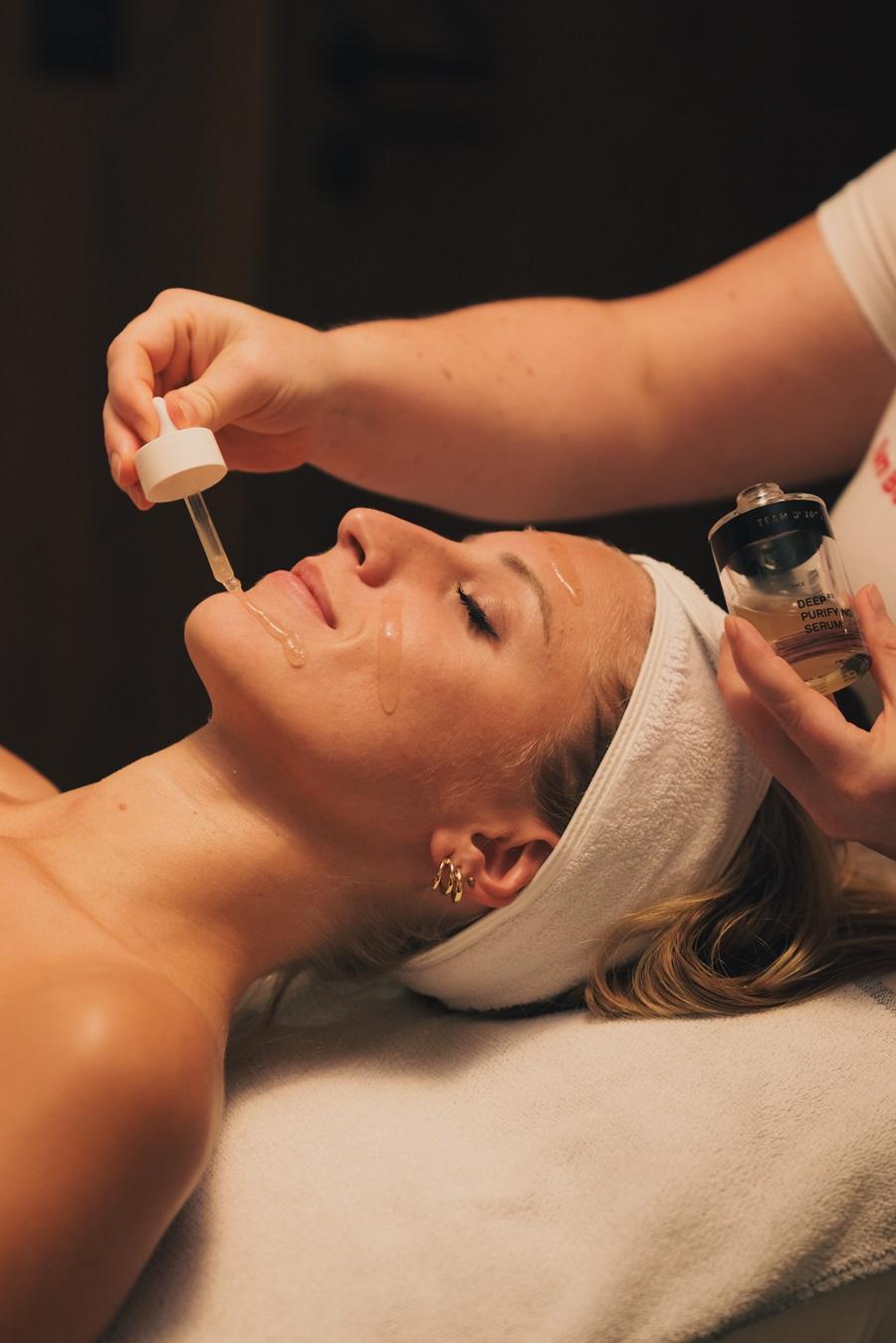 Intensivbehandlung mit biodynamischen Lifting