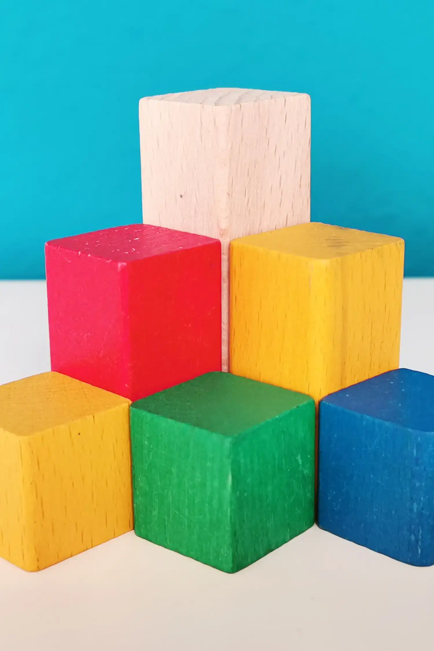 "HOLZ-Bausteine Spaß: Kreatives Spielvergnügen für die Kleinsten!" 👶