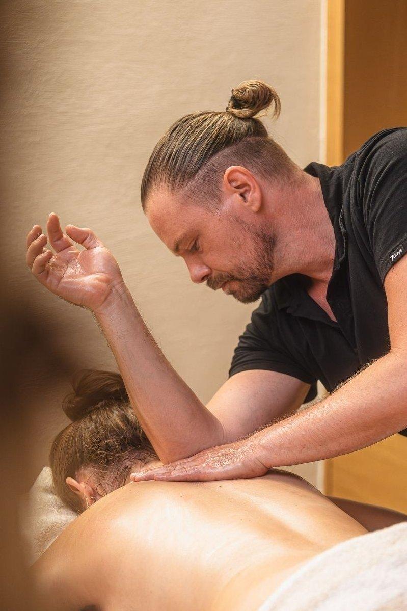 Kopf-, Schulter- und Nackenmassage