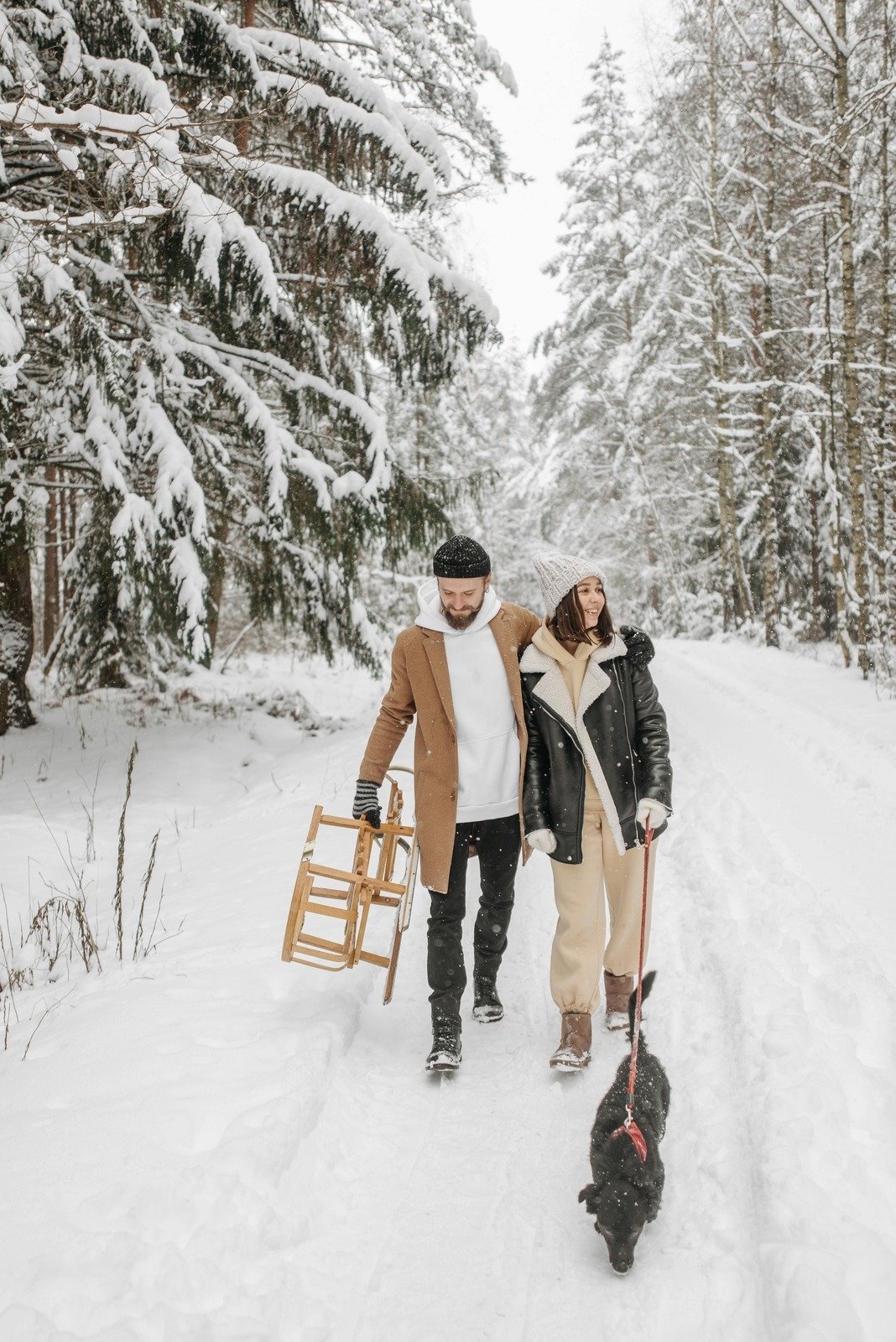 Toboggan & snowshoe rental