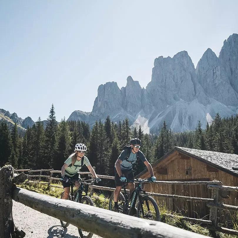 Slow Bike - Tour di piacere in E-MTB per principianti