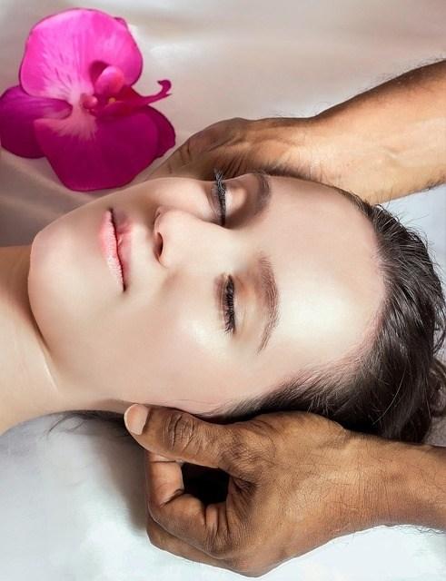 Japanische Gesichtsmassage